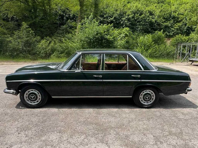 Mercedes-benz 220d/8 w115 klassieke auto - afbeelding 5 van  12