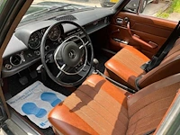 Mercedes-benz 220d/8 w115 klassieke auto - afbeelding 11 van  12