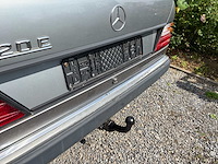 Mercedes-benz 220e oldtimer - afbeelding 18 van  25