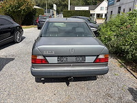 Mercedes-benz 220e oldtimer - afbeelding 24 van  25