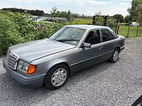 Mercedes-benz 220e oldtimer - afbeelding 12 van  39