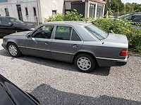 Mercedes-benz 220e oldtimer - afbeelding 23 van  39