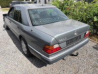 Mercedes-benz 220e oldtimer - afbeelding 34 van  39