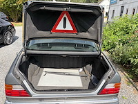 Mercedes-benz 220e oldtimer - afbeelding 6 van  25
