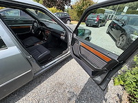 Mercedes-benz 220e oldtimer - afbeelding 10 van  25