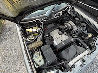 Mercedes-benz 220e oldtimer - afbeelding 13 van  25