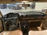 Mercedes-benz 230e oldtimer - afbeelding 18 van  26