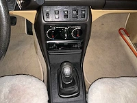 Mercedes-benz 230e oldtimer - afbeelding 20 van  26
