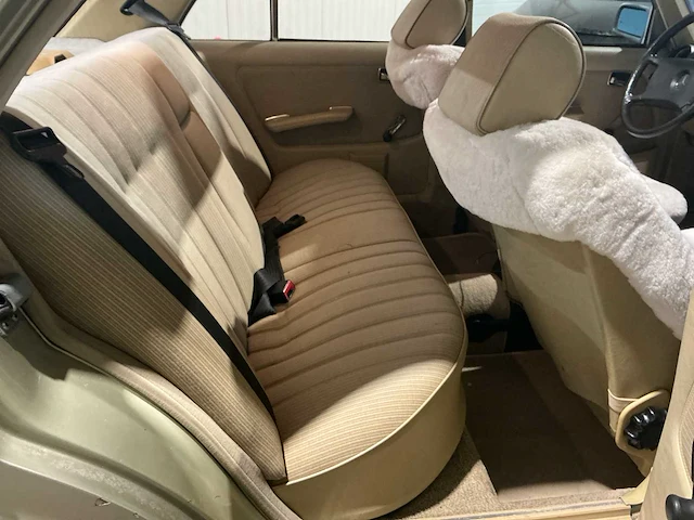 Mercedes-benz 230e oldtimer - afbeelding 22 van  26
