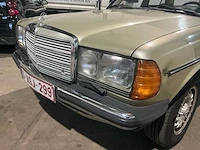 Mercedes-benz 230e oldtimer - afbeelding 5 van  26