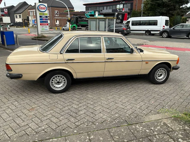 Mercedes-benz 240 d w123 240 d w123 voorouders - afbeelding 17 van  18