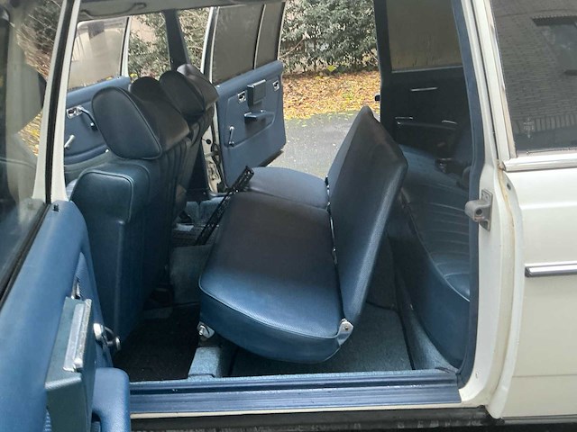Mercedes-benz 240d pullman w123 personenauto - afbeelding 14 van  29