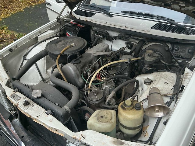 Mercedes-benz 240d pullman w123 personenauto - afbeelding 4 van  29