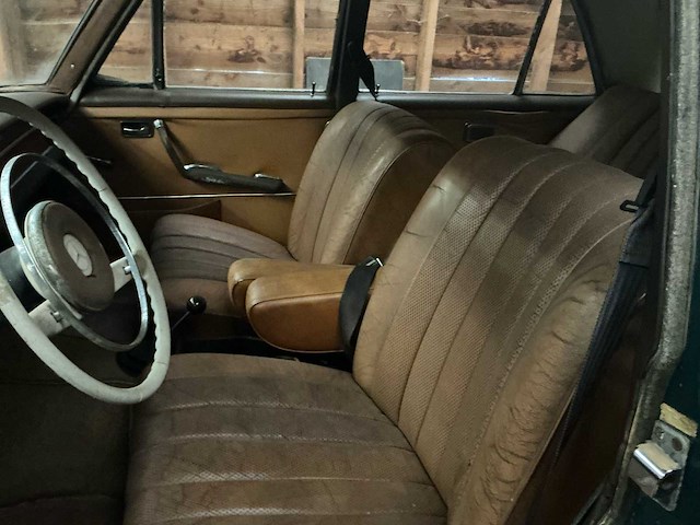 Mercedes benz 250 se berline oldtimer - afbeelding 17 van  50