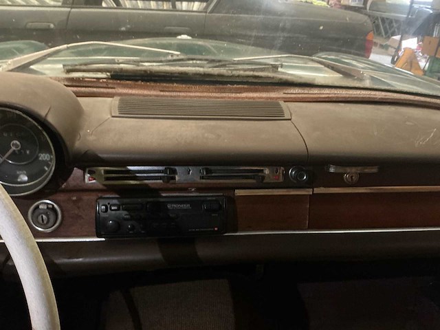 Mercedes benz 250 se berline oldtimer - afbeelding 21 van  50