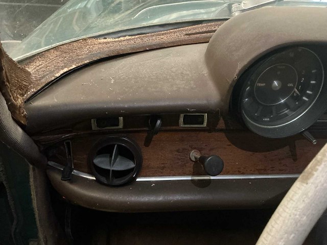 Mercedes benz 250 se berline oldtimer - afbeelding 24 van  50