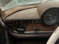 Mercedes benz 250 se berline oldtimer - afbeelding 24 van  50