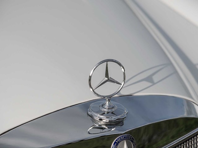 Mercedes-benz 250se coupé oldtimer - afbeelding 7 van  34