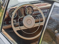 Mercedes-benz 250se coupé oldtimer - afbeelding 19 van  34