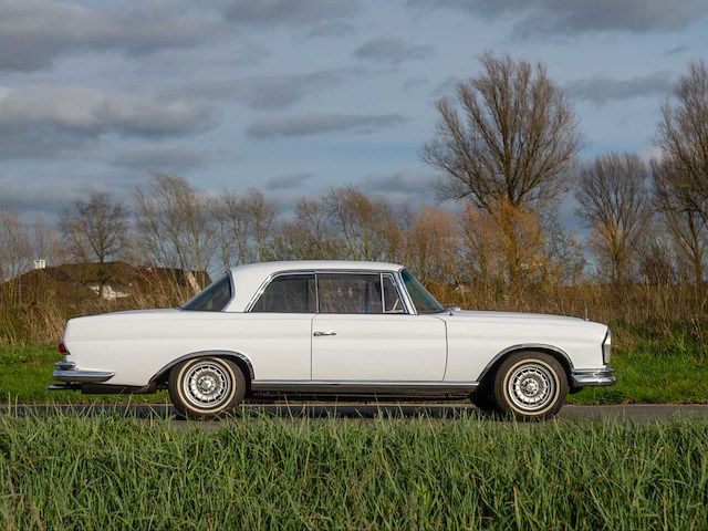 Mercedes-benz 250se coupé oldtimer - afbeelding 1 van  20