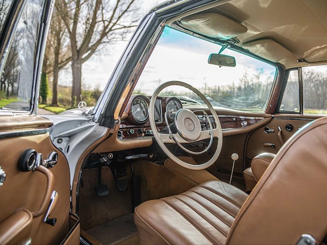 Mercedes-benz 250se coupé oldtimer - afbeelding 3 van  20