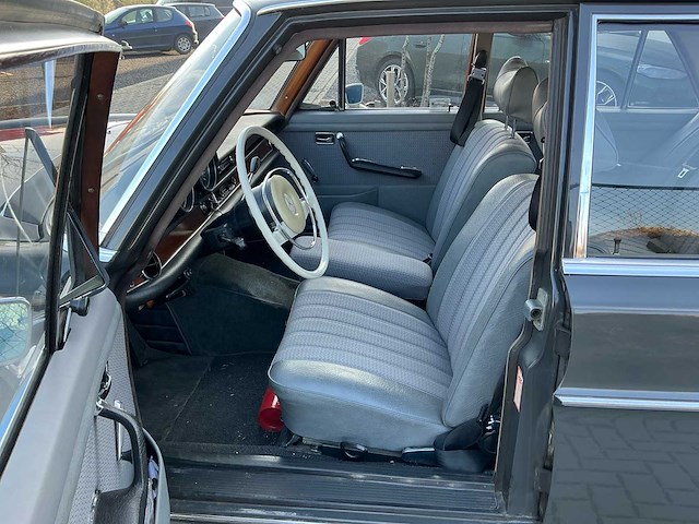 Mercedes-benz 280s (w108) 1968 oldtimer - afbeelding 16 van  78