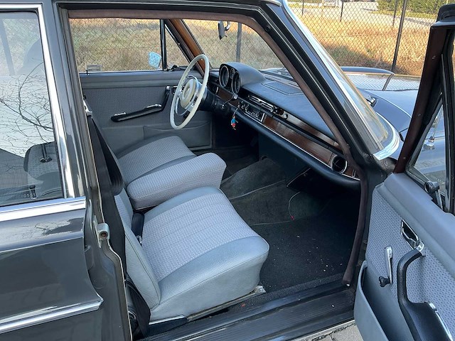 Mercedes-benz 280s (w108) 1968 oldtimer - afbeelding 31 van  78