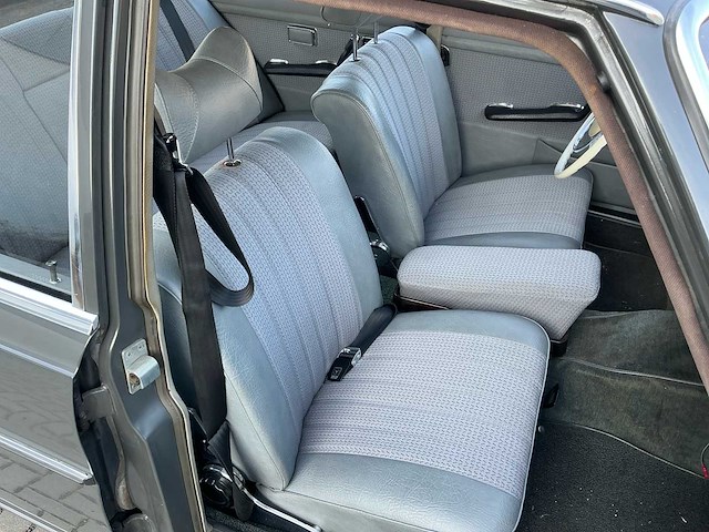 Mercedes-benz 280s (w108) 1968 oldtimer - afbeelding 32 van  78