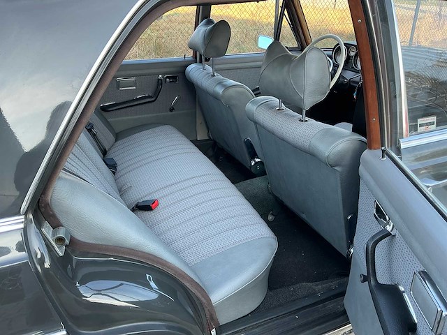 Mercedes-benz 280s (w108) 1968 oldtimer - afbeelding 36 van  78