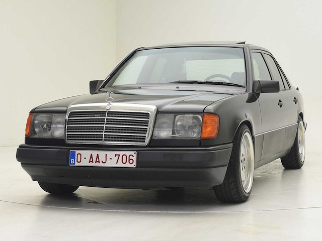 Mercedes-benz 300e - afbeelding 1 van  35