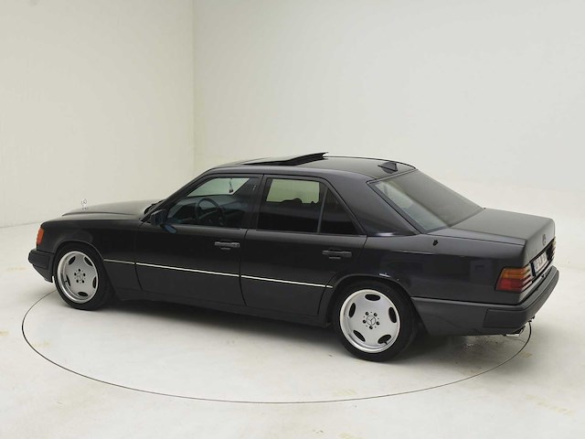 Mercedes-benz 300e - afbeelding 33 van  35
