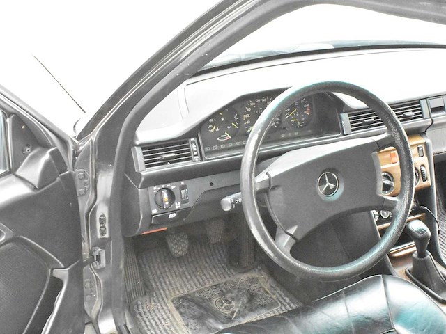 Mercedes-benz 300e - afbeelding 7 van  35