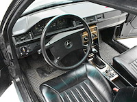 Mercedes-benz 300e - afbeelding 8 van  35