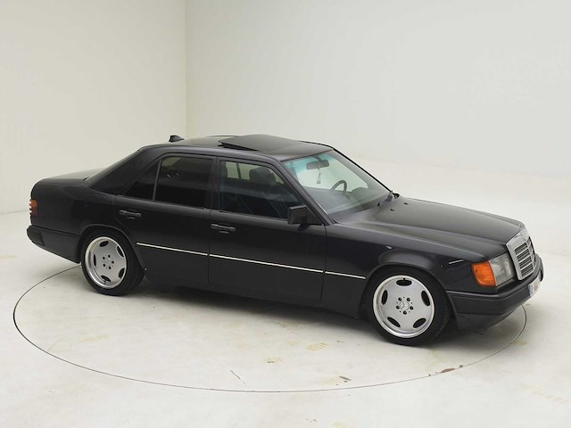 Mercedes-benz 300e - afbeelding 32 van  35