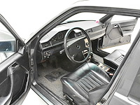Mercedes-benz 300e - afbeelding 35 van  35