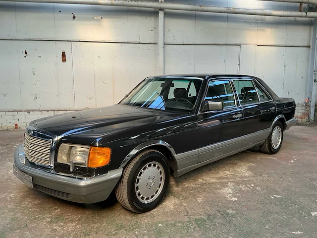 Mercedes-benz 420 sel oldtimer - afbeelding 1 van  29