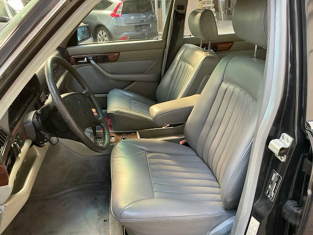 Mercedes-benz 420 sel oldtimer - afbeelding 2 van  29