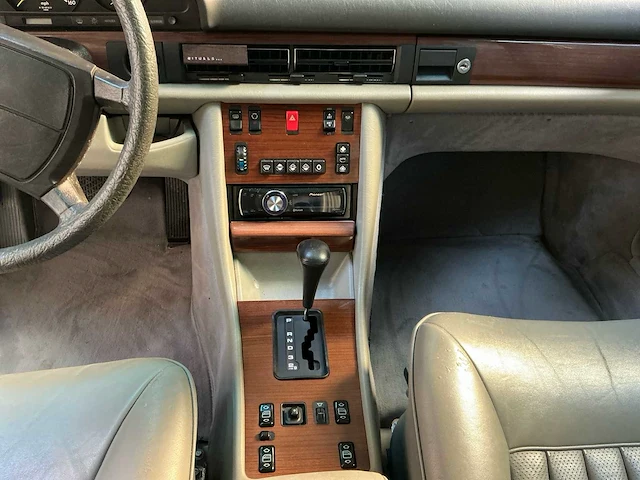 Mercedes-benz 420 sel oldtimer - afbeelding 4 van  29