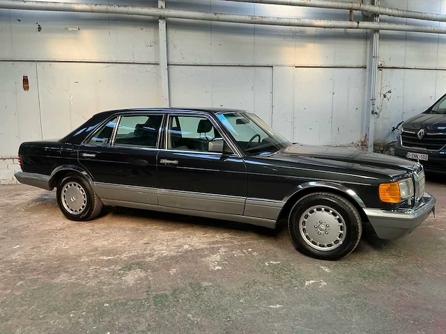 Mercedes-benz 420 sel oldtimer - afbeelding 25 van  29