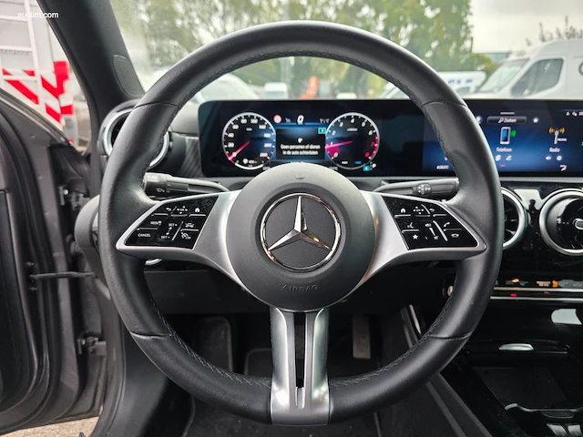 Mercedes-benz a 180 business line 2024 - afbeelding 4 van  39