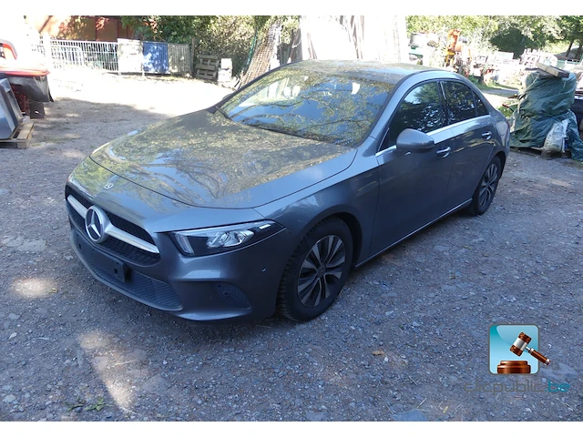Mercedes-benz a 180 d - afbeelding 1 van  74