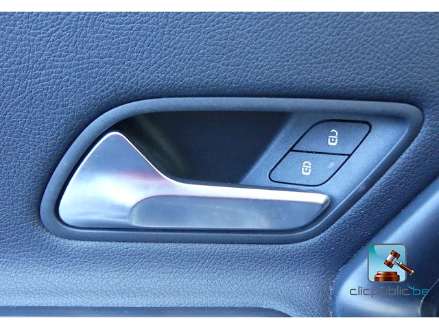 Mercedes-benz a 180 d - afbeelding 14 van  74