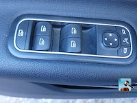Mercedes-benz a 180 d - afbeelding 15 van  74