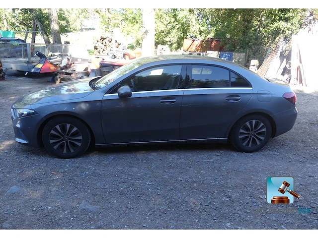 Mercedes-benz a 180 d - afbeelding 12 van  74