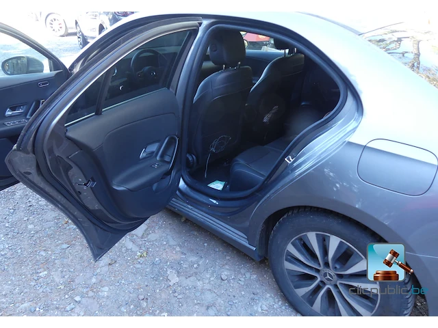 Mercedes-benz a 180 d - afbeelding 42 van  74