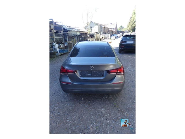 Mercedes-benz a 180 d - afbeelding 34 van  74