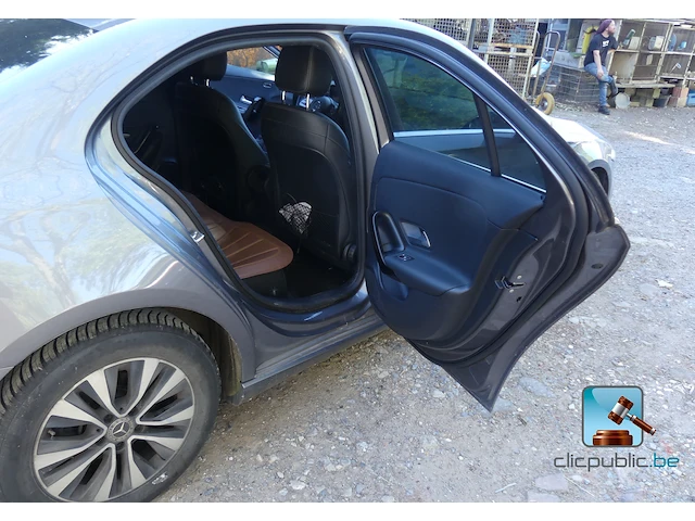 Mercedes-benz a 180 d - afbeelding 49 van  74