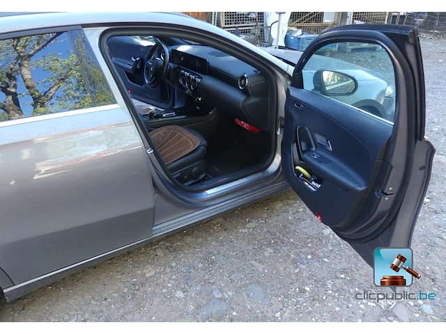 Mercedes-benz a 180 d - afbeelding 51 van  74
