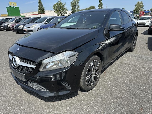Mercedes-benz a-class (w176) 160 d 90 at, 2016 - afbeelding 1 van  36