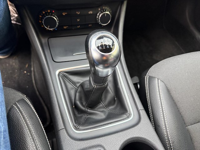 Mercedes-benz a180, 2014 - afbeelding 4 van  24